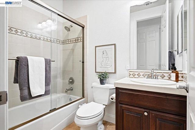 5653 Signal Hill Dr, Dublin, CA 94568