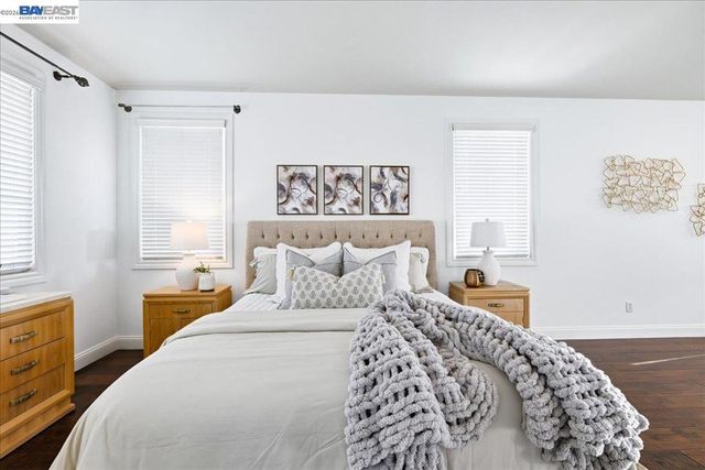 5653 Signal Hill Dr, Dublin, CA 94568