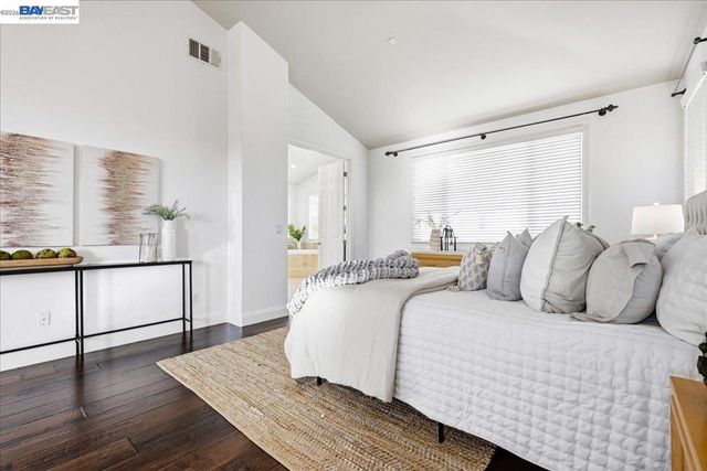 5653 Signal Hill Dr, Dublin, CA 94568