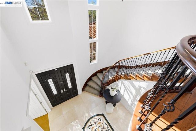 5653 Signal Hill Dr, Dublin, CA 94568