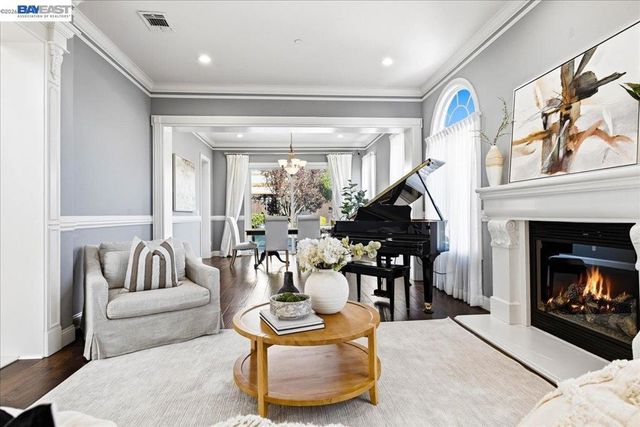 5653 Signal Hill Dr, Dublin, CA 94568