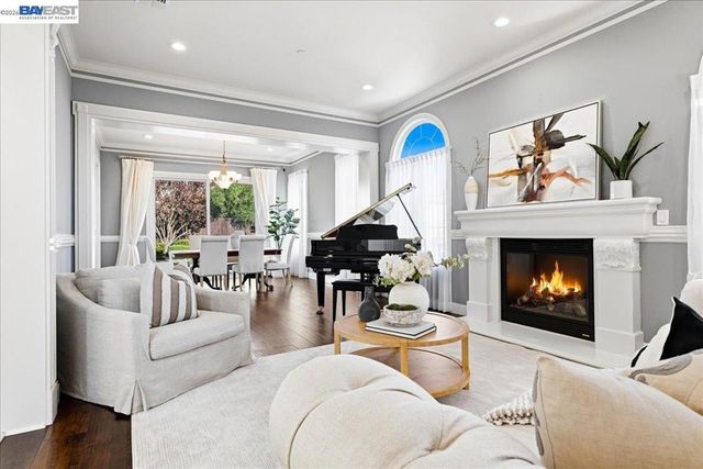 5653 Signal Hill Dr, Dublin, CA 94568