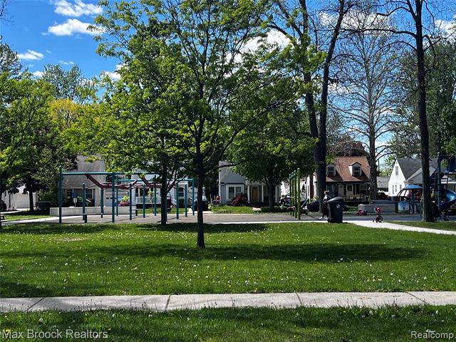 3515 Phillips Avenue, Berkley, MI 48072