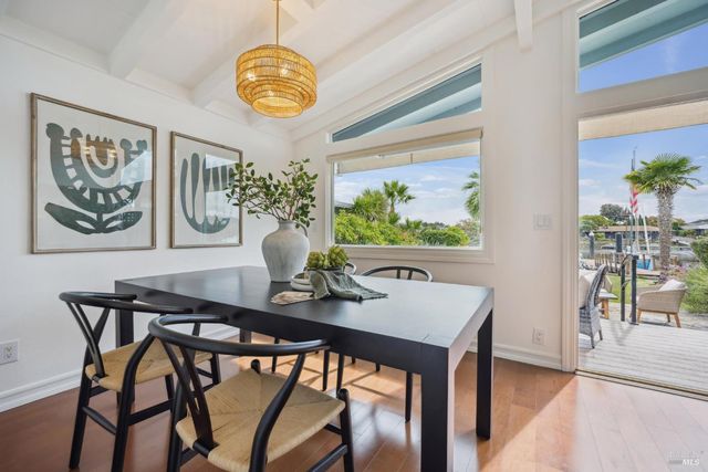 20 Porto Bello Dr, San Rafael, CA 94901