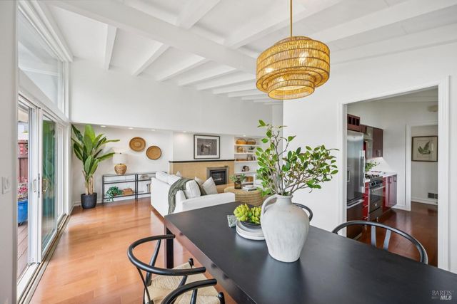 20 Porto Bello Dr, San Rafael, CA 94901