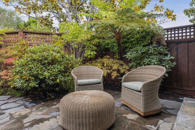 20 Porto Bello Dr, San Rafael, CA 94901