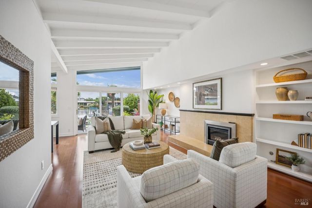 20 Porto Bello Dr, San Rafael, CA 94901