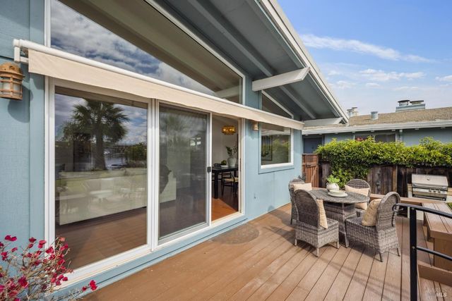 20 Porto Bello Dr, San Rafael, CA 94901