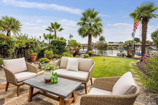 20 Porto Bello Dr, San Rafael, CA 94901