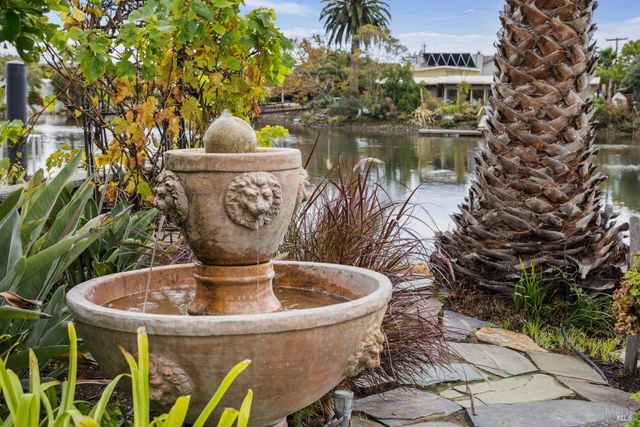 20 Porto Bello Dr, San Rafael, CA 94901