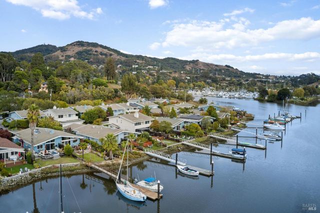 20 Porto Bello Dr, San Rafael, CA 94901
