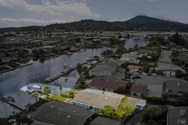 20 Porto Bello Dr, San Rafael, CA 94901