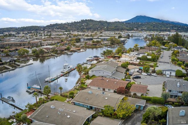 20 Porto Bello Dr, San Rafael, CA 94901