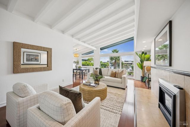 20 Porto Bello Dr, San Rafael, CA 94901