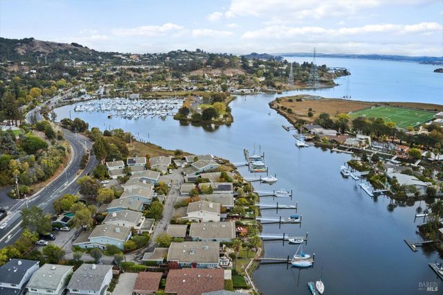 20 Porto Bello Dr, San Rafael, CA 94901