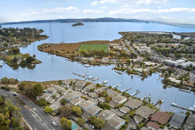 20 Porto Bello Dr, San Rafael, CA 94901