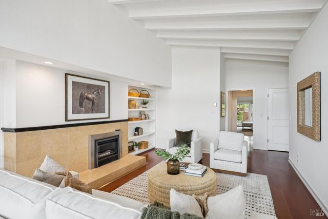 20 Porto Bello Dr, San Rafael, CA 94901