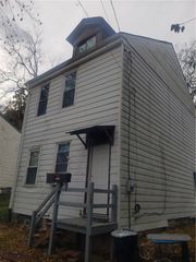 18 Sprain St, Fineview, PA 15212