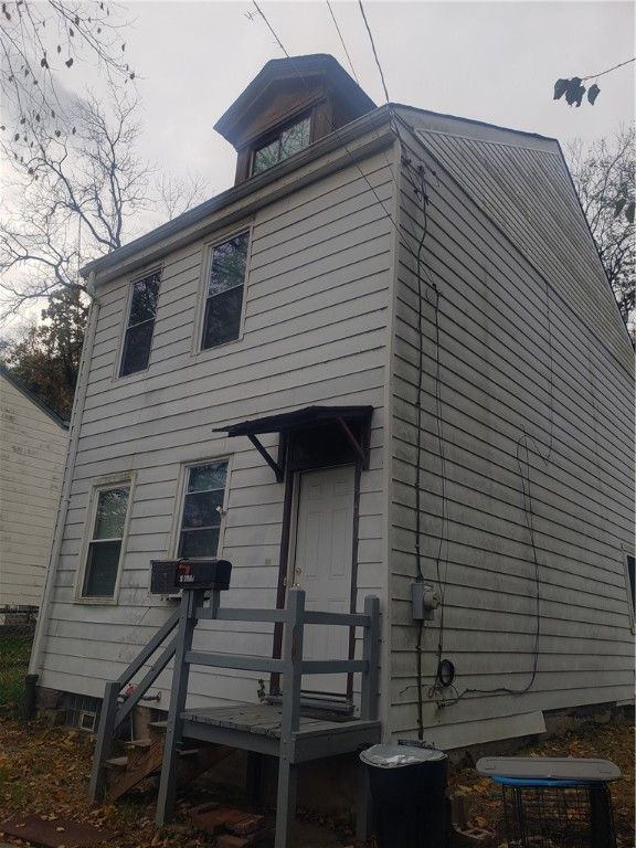 18 Sprain St, Fineview, PA 15212