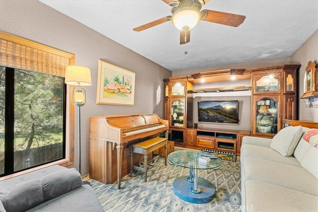 1902 Virginia, Wrightwood, CA 92397