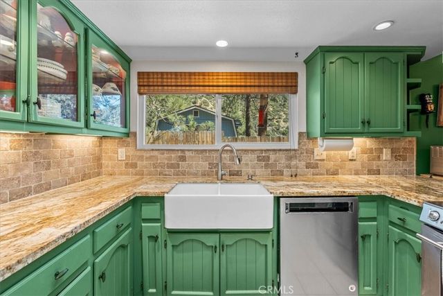 1902 Virginia, Wrightwood, CA 92397