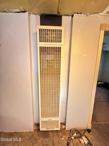 1379 Evergreen Avenue, Rotterdam, NY 12306