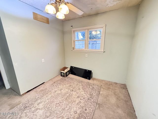 1379 Evergreen Avenue, Rotterdam, NY 12306