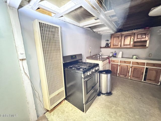 1379 Evergreen Avenue, Rotterdam, NY 12306