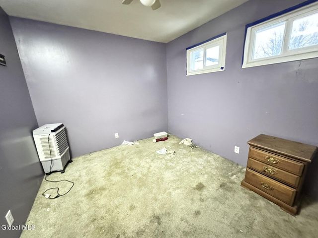 1379 Evergreen Avenue, Rotterdam, NY 12306