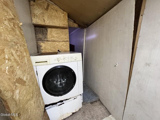 1379 Evergreen Avenue, Rotterdam, NY 12306