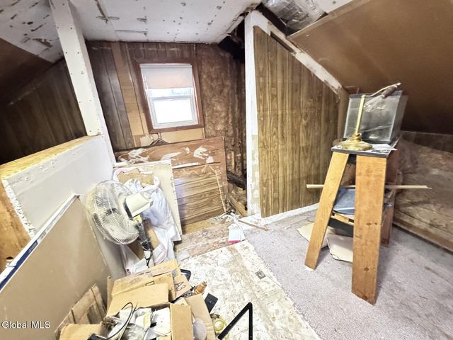 1379 Evergreen Avenue, Rotterdam, NY 12306