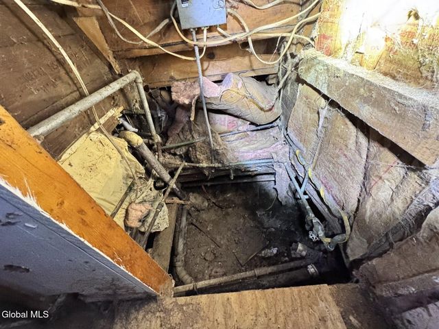 1379 Evergreen Avenue, Rotterdam, NY 12306