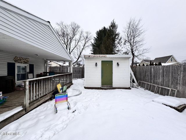 1379 Evergreen Avenue, Rotterdam, NY 12306