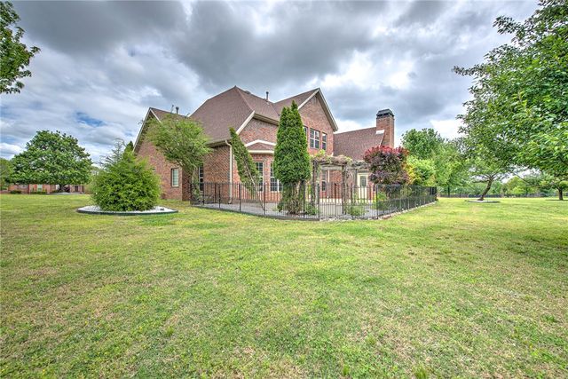 3640 W Howard Nickell Road, Fayetteville, AR 72704