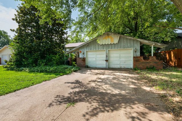 5801 E 17th St N, Wichita, KS 67208