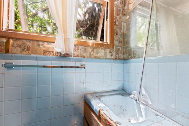 5801 E 17th St N, Wichita, KS 67208