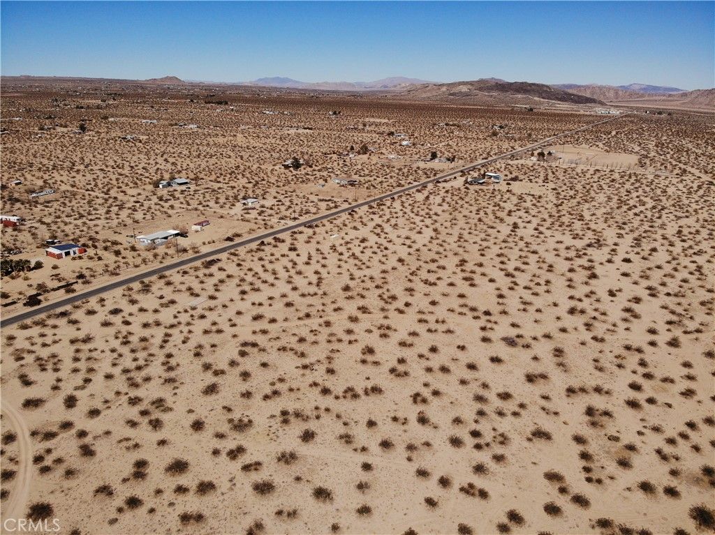 Image 11 of property listing at 1155 Belfield Boulevard, Landers, CA 92285