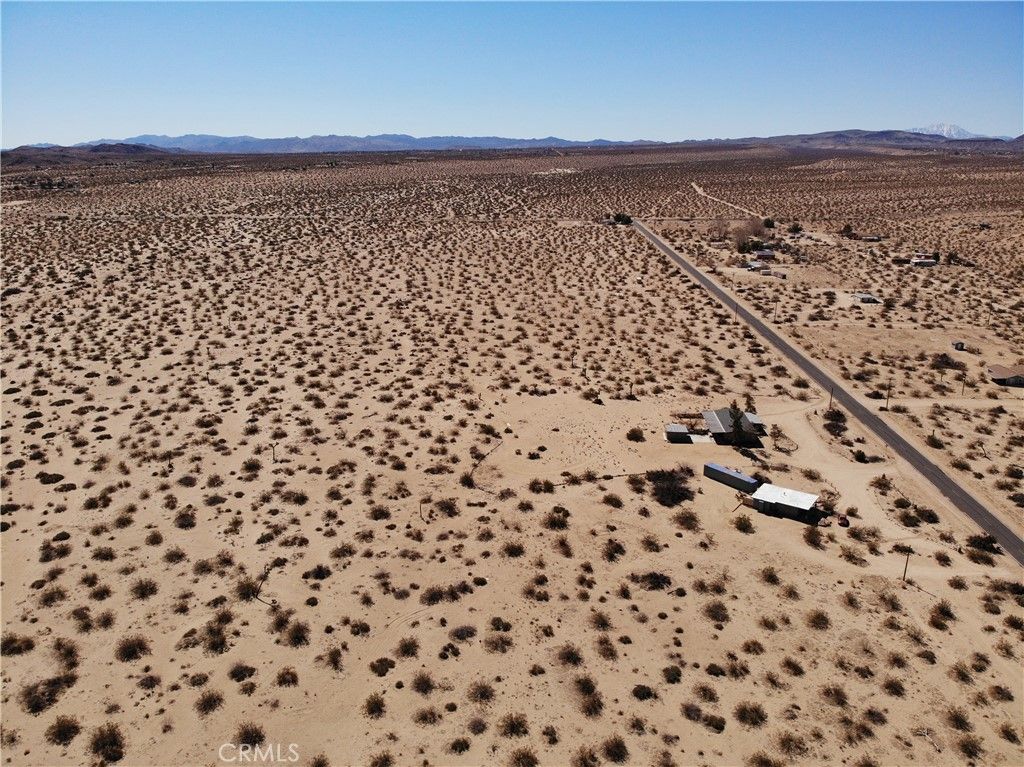 Image 6 of property listing at 1155 Belfield Boulevard, Landers, CA 92285