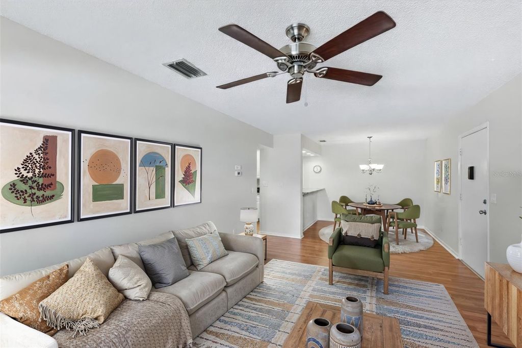 Image 13 of property listing at 630 BIRD BAY DRIVE E 205, Venice, FL 34285