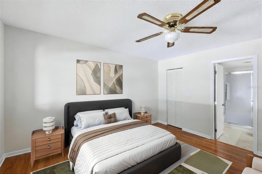 Image 20 of property listing at 630 BIRD BAY DRIVE E 205, Venice, FL 34285