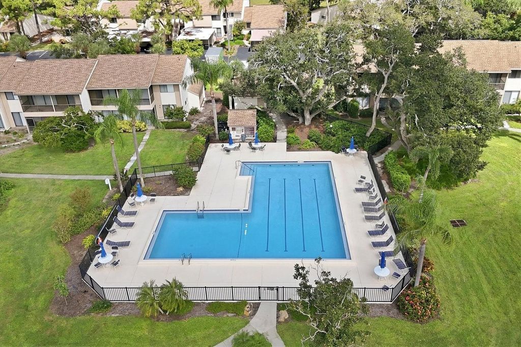Image 34 of property listing at 630 BIRD BAY DRIVE E 205, Venice, FL 34285