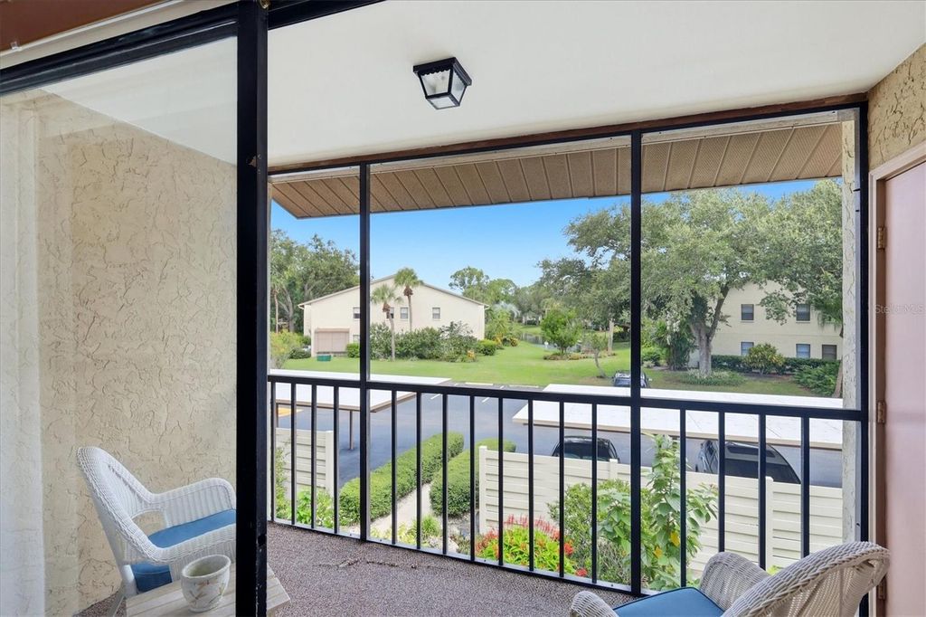 Image 7 of property listing at 630 BIRD BAY DRIVE E 205, Venice, FL 34285