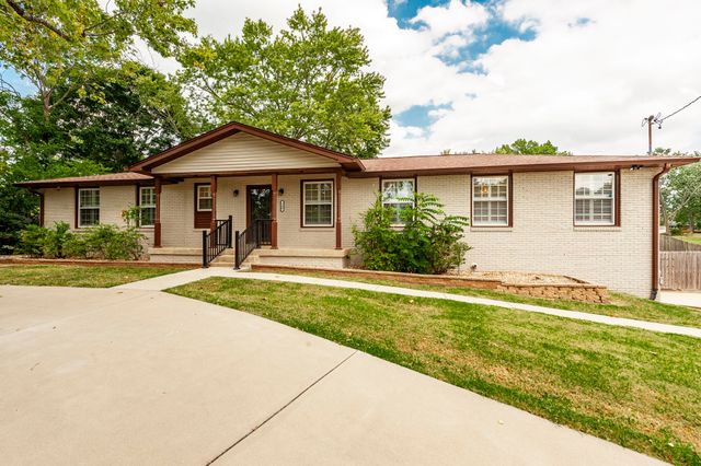 140 La Plaza Dr, Hendersonville, TN 37075