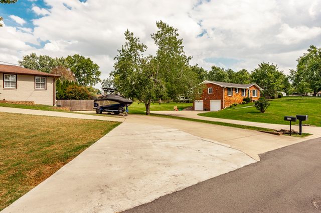 140 La Plaza Dr, Hendersonville, TN 37075