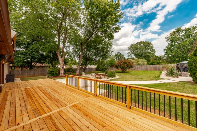 140 La Plaza Dr, Hendersonville, TN 37075