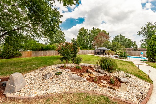 140 La Plaza Dr, Hendersonville, TN 37075