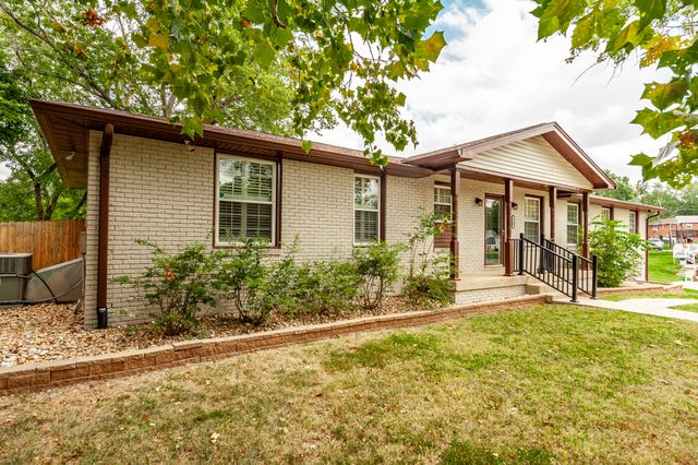 140 La Plaza Dr, Hendersonville, TN 37075