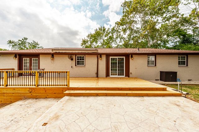 140 La Plaza Dr, Hendersonville, TN 37075
