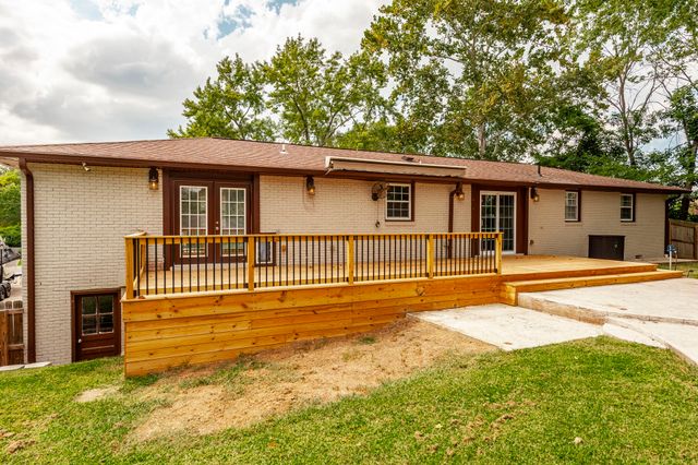 140 La Plaza Dr, Hendersonville, TN 37075