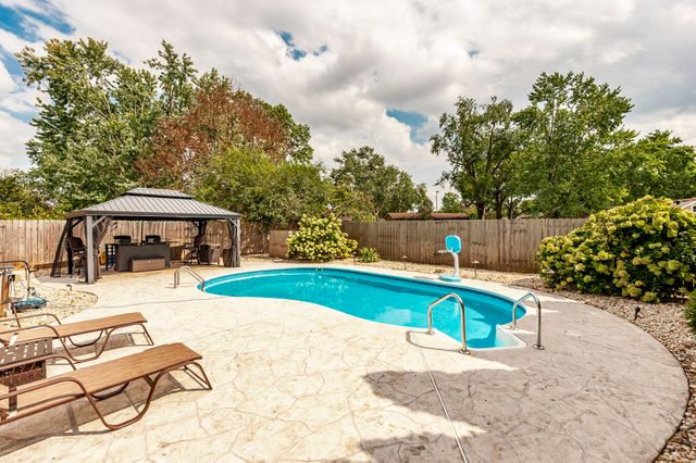 140 La Plaza Dr, Hendersonville, TN 37075
